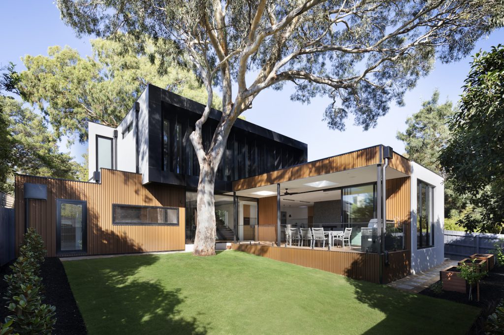 Prime District 1 Frontage Townhouse for Business